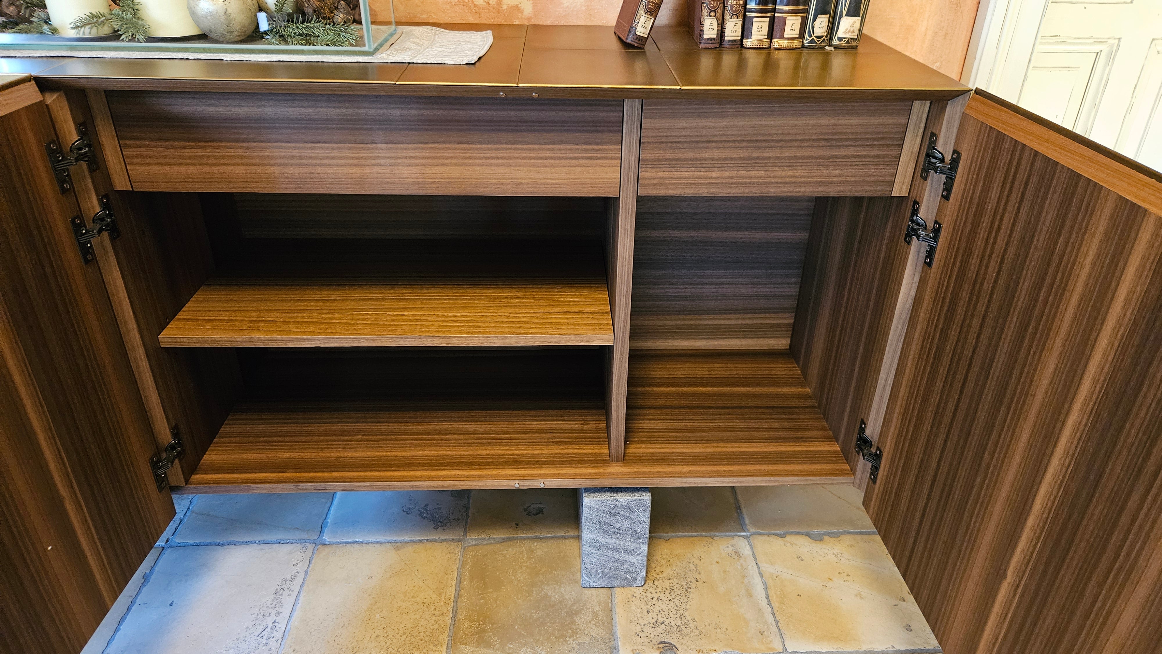 10318 Sideboard SLIM SIDE HIGH gold